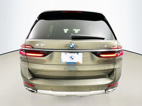 Used 2025 BMW X7 xDrive40i w/ Premium Package AWD/4WD image 6