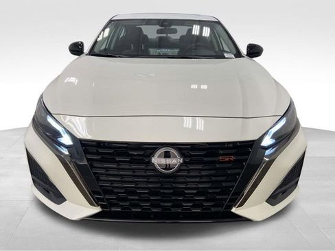 New 2025 Nissan Altima 2.5 SR w/ SR Premium Package image 7