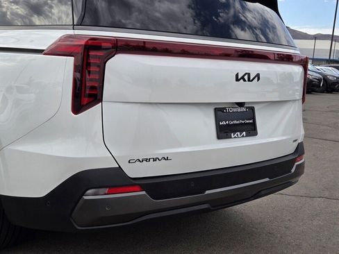 Certified 2026 Kia Carnival SX Prestige FWD image 6