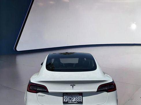 Used 2023 Tesla Model 3 Standard Range RWD image 3