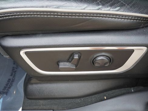 Used 2023 RAM 1500 Laramie AWD/4WD image 22