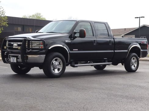 Used 2005 Ford F350 Lariat image 12