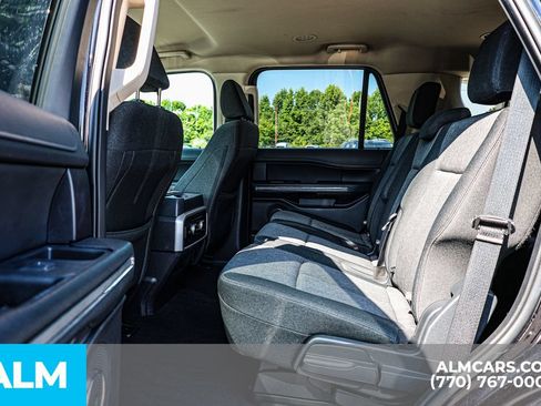Used 2024 Ford Expedition XLT RWD image 18