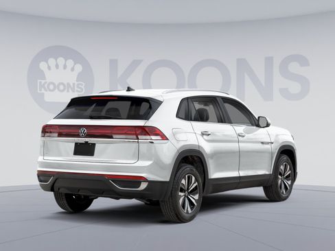 Used 2024 Volkswagen Atlas Cross Sport SE AWD/4WD image 2