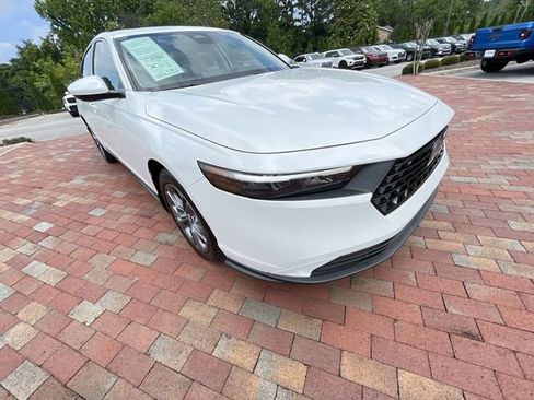Certified 2024 Honda Accord EX image 38