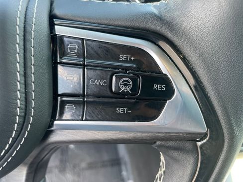 Used 2022 Jeep Grand Cherokee Overland w/ Adv Protech Group III AWD/4WD image 14