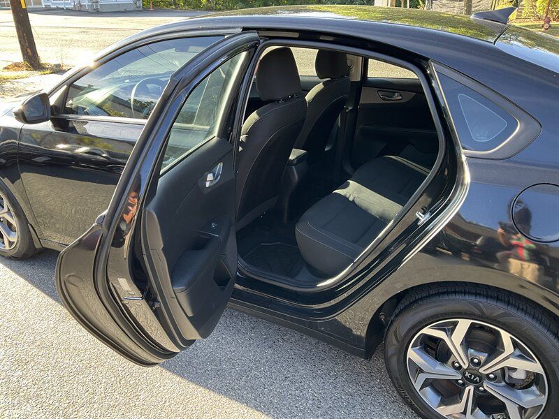 Used 2021 Kia Forte LXS FWD image 14