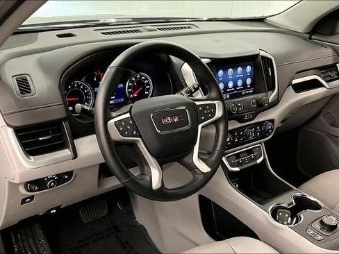 Used 2024 GMC Terrain SLT AWD/4WD image 17
