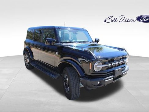 Used 2025 Ford Bronco Outer Banks AWD/4WD image 3
