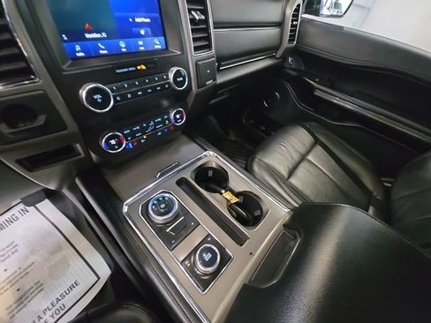 Used 2020 Ford Expedition XLT w/ Equipment Group 202A AWD/4WD image 18
