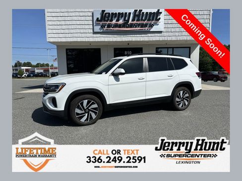 Used 2024 Volkswagen Atlas SE w/ Panoramic Sunroof Package FWD image 1