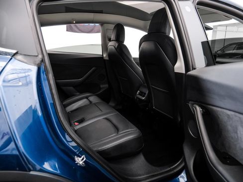 Used 2021 Tesla Model Y Long Range AWD/4WD image 41