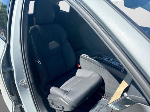 Certified 2026 Volvo XC60 B5 Plus AWD/4WD image 29