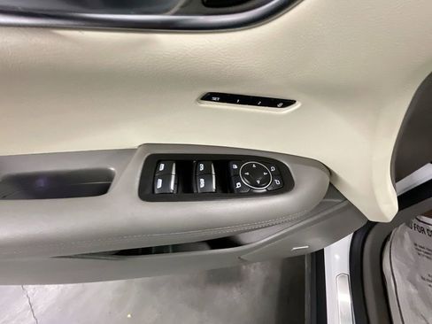 Used 2020 Cadillac XT6 Premium Luxury image 23