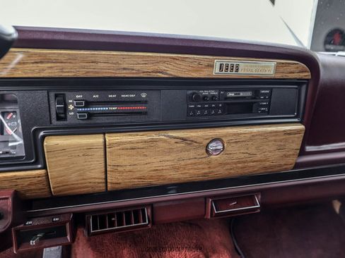 Used 1991 Jeep Grand Wagoneer AWD/4WD image 37