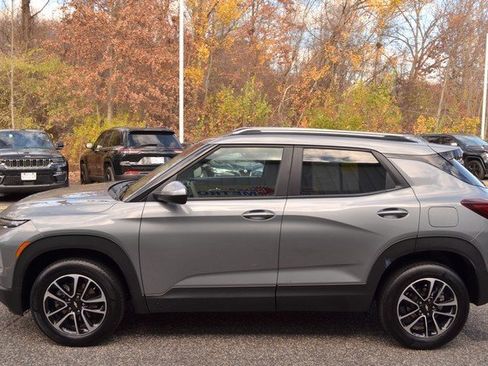 Used 2025 Chevrolet TrailBlazer LT image 5