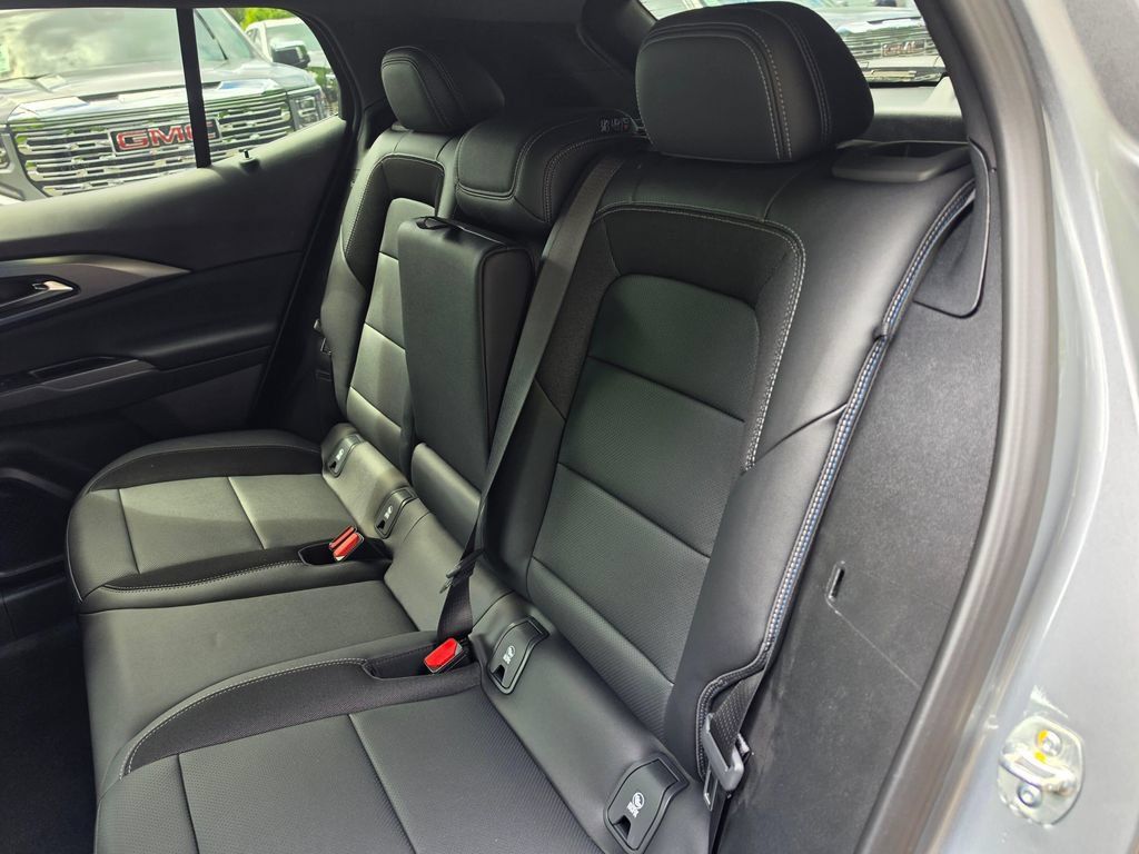 New 2026 Chevrolet Equinox EV LT AWD/4WD image 17