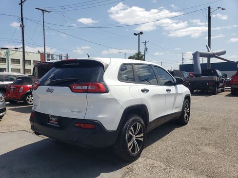 Used 2014 Jeep Cherokee Sport AWD/4WD image 9