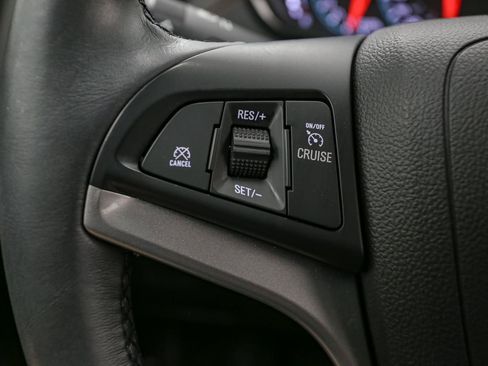 Used 2018 Chevrolet Trax LT w/ LT Convenience Package AWD/4WD image 30