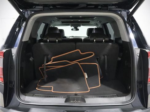 Used 2023 GMC Acadia SLT w/ Preferred Package image 22