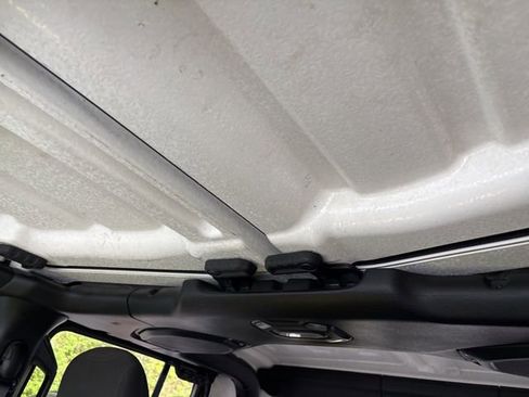 Used 2021 Jeep Gladiator Willys image 52