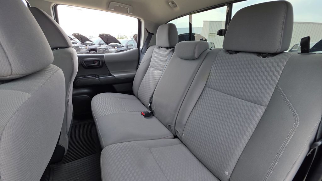 Used 2022 Toyota Tacoma SR AWD/4WD image 18