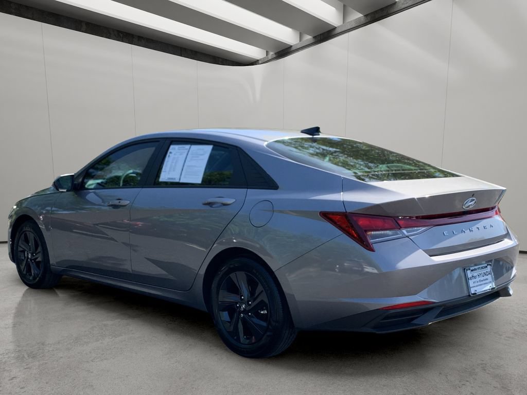 Certified 2023 Hyundai Elantra SEL FWD image 3