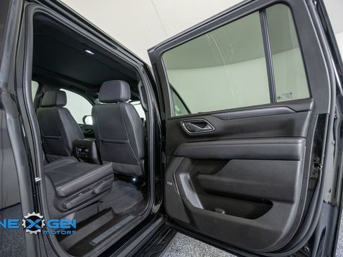 Used 2024 Chevrolet Suburban RST w/ Luxury Package AWD/4WD image 35