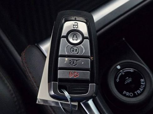 Used 2025 Ford Expedition Active AWD/4WD image 33