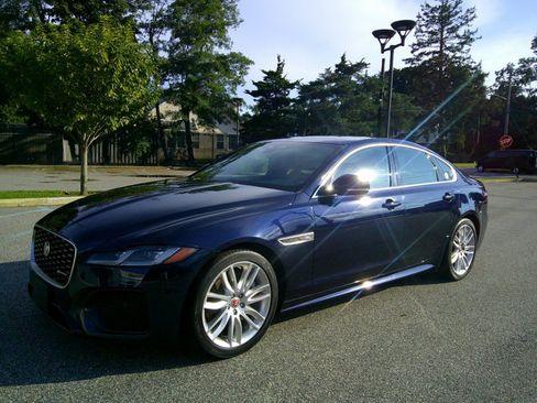Used 2023 Jaguar XF R-Dynamic SE AWD/4WD image 29