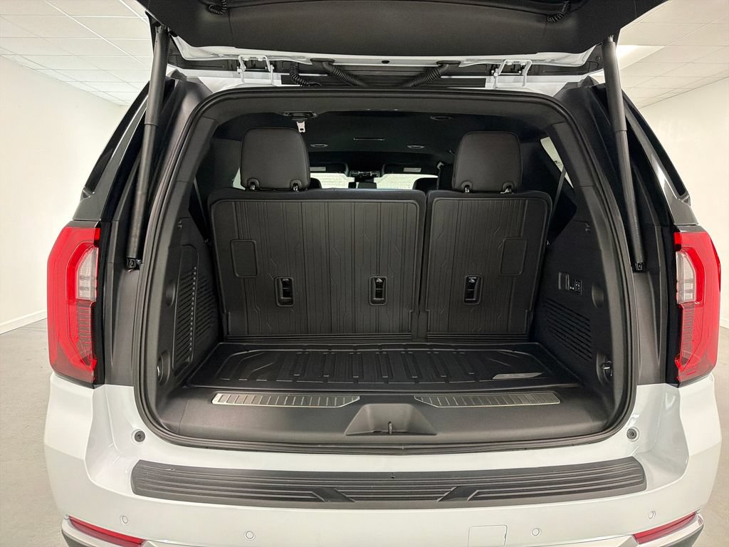 New 2026 GMC Yukon Denali w/ LPO, Floor Liner Package RWD image 8