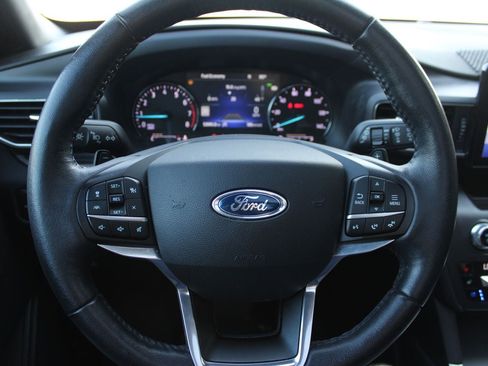 Used 2020 Ford Explorer Limited RWD image 12