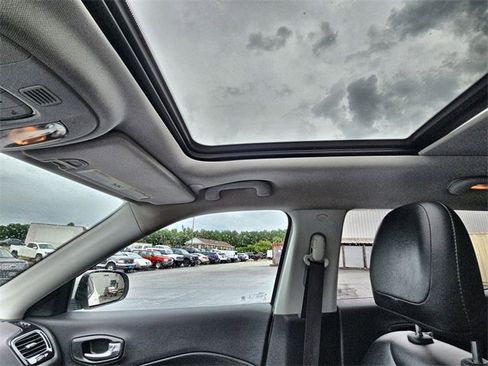 Used 2020 Jeep Compass Latitude image 26