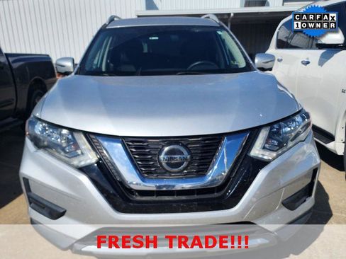 Used 2019 Nissan Rogue SV w/ Premium Package image 1
