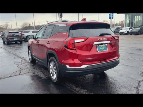 Certified 2024 GMC Terrain SLT image 7