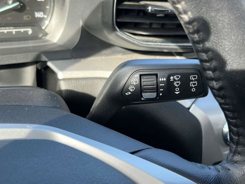 Used 2022 Ford Explorer XLT w/ Equipment Group 202A image 20