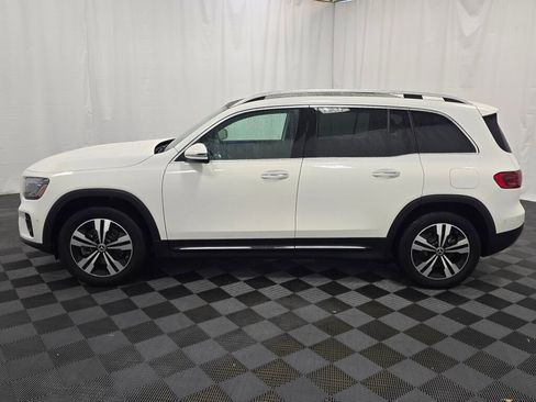 Used 2025 Mercedes-Benz GLB 250 4MATIC image 3