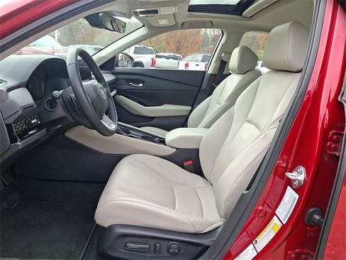 Used 2025 Honda Accord Touring image 13