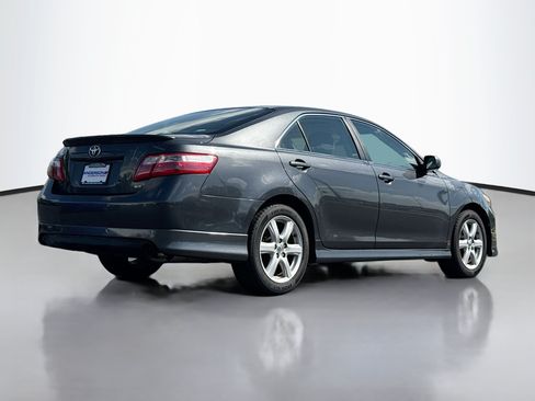 Used 2009 Toyota Camry SE FWD image 2