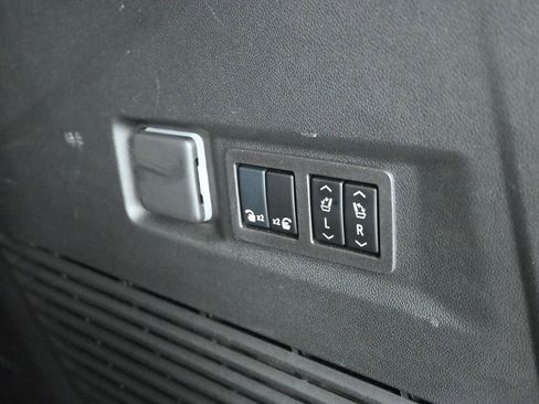 Used 2024 Chevrolet Tahoe Premier w/ Premium Package image 42