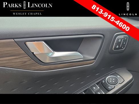 Used 2020 Ford Escape Titanium FWD image 17