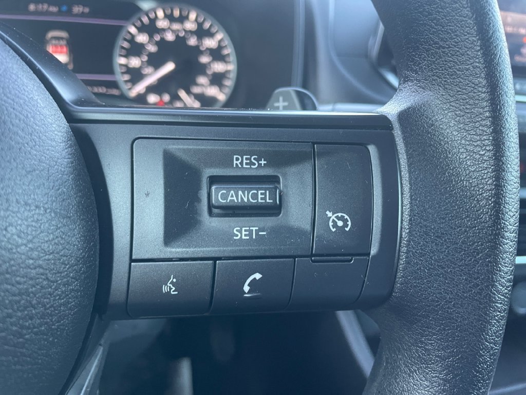 Used 2023 Nissan Rogue S AWD/4WD image 23