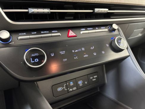 Certified 2025 Hyundai Sonata SEL FWD image 32
