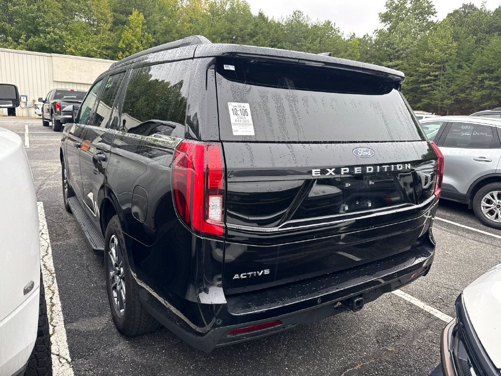 Used 2025 Ford Expedition Active AWD/4WD image 12