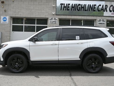 Used 2022 Honda Pilot TrailSport image 4