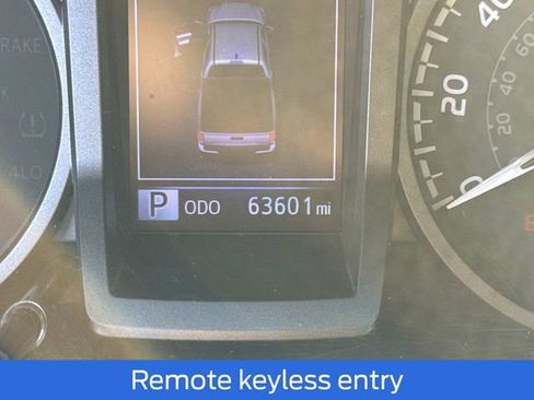 Used 2020 Toyota Tacoma TRD Off-Road image 2