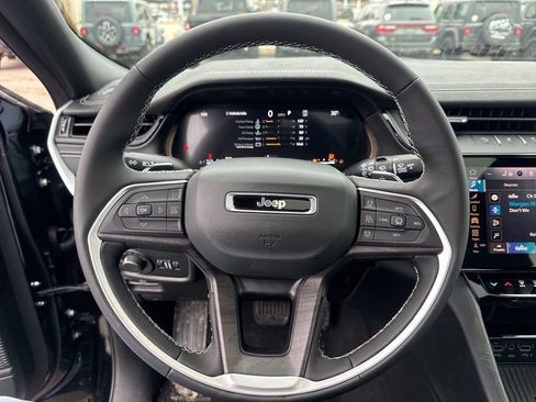 New 2026 Jeep Grand Cherokee Altitude image 10