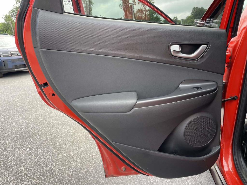 Used 2020 Hyundai Kona Limited FWD image 2