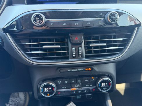Used 2021 Ford Escape SEL w/ Technology Package FWD image 16