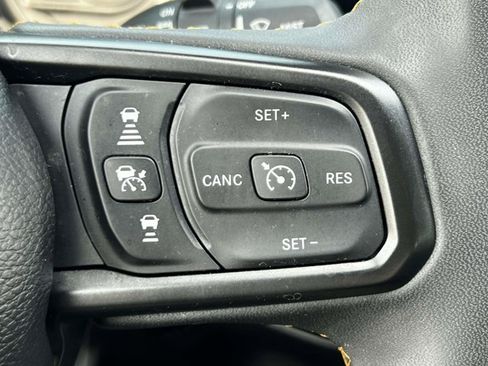 Used 2024 Jeep Wrangler Unlimited AWD/4WD image 21